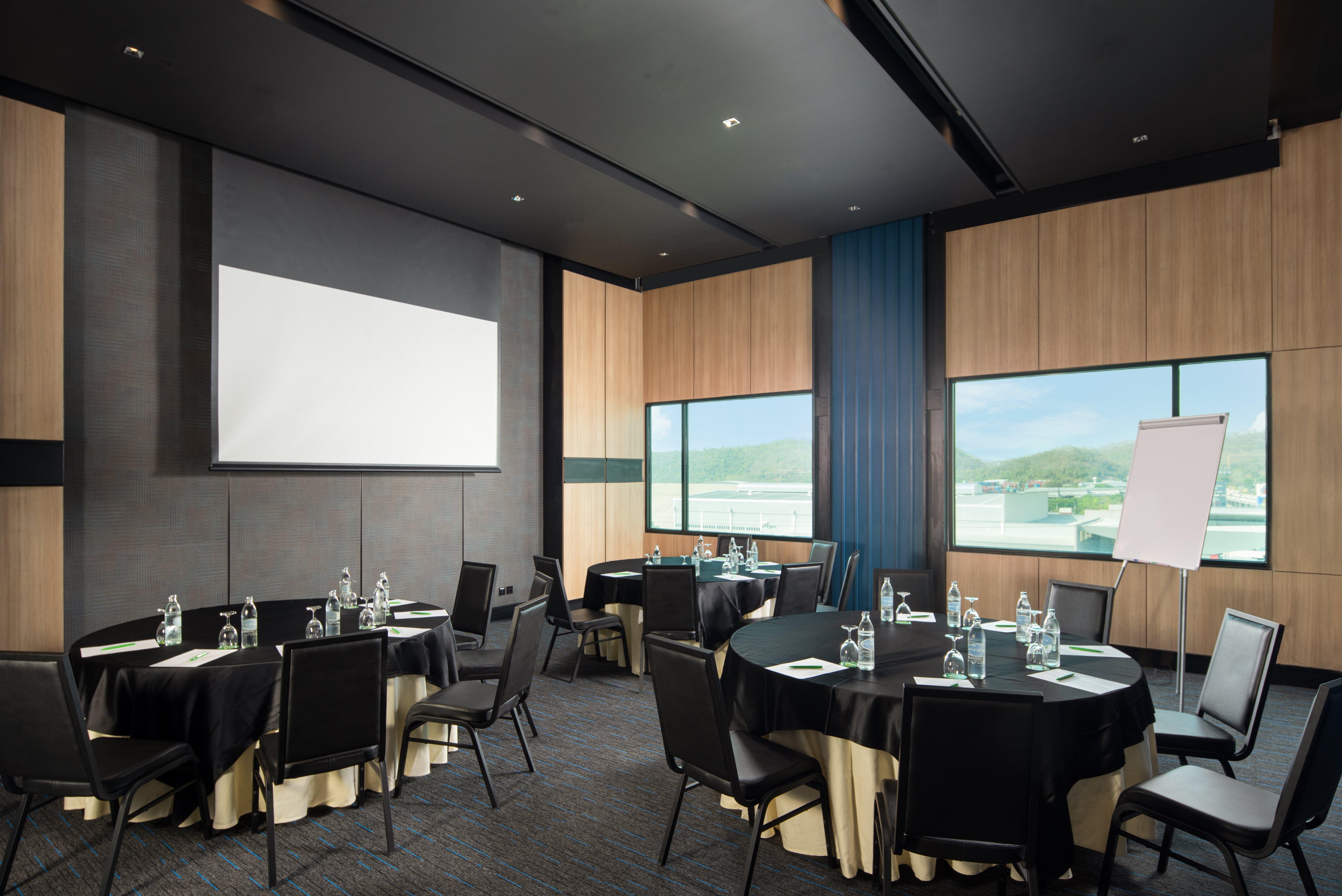 Holiday Inn & Suites Siracha Laemchabang By Ihg Si Racha Eksteriør billede